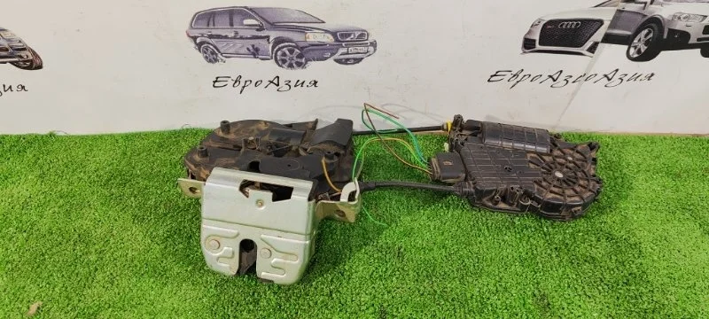 Замок багажника VOLVO XC70 31253450, задний