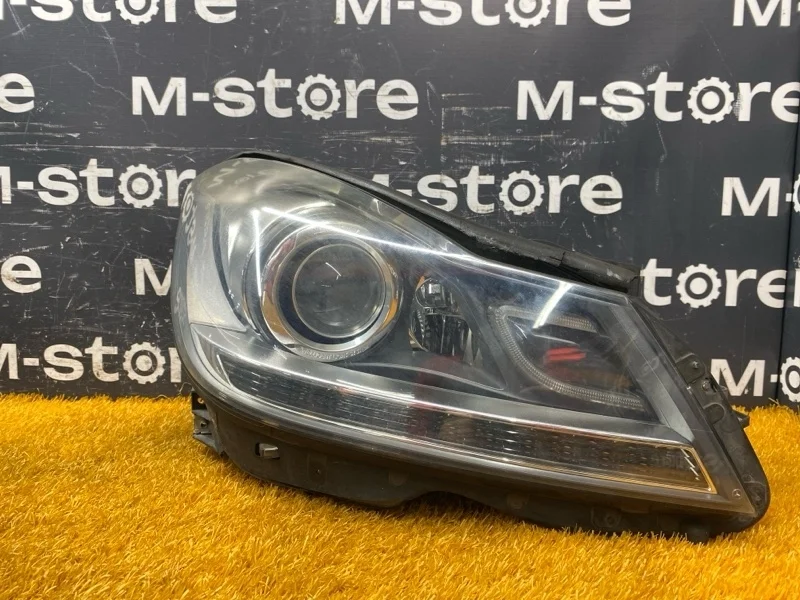 Фара Mercedes-Benz C-Class 2012 A2048204639 W204 271.860, правая