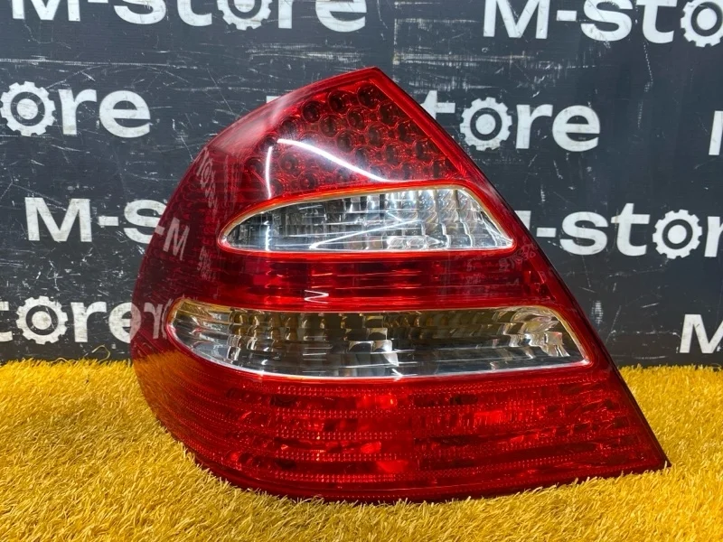 Фонарь задний Mercedes-Benz E-Class 2005 A2118200564 W211 272.964, левый
