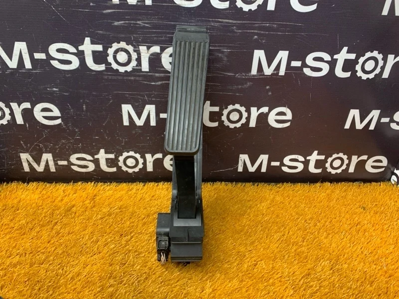 Педаль газа Mercedes-Benz S-Class 2002 A2203000004 W220 112.944