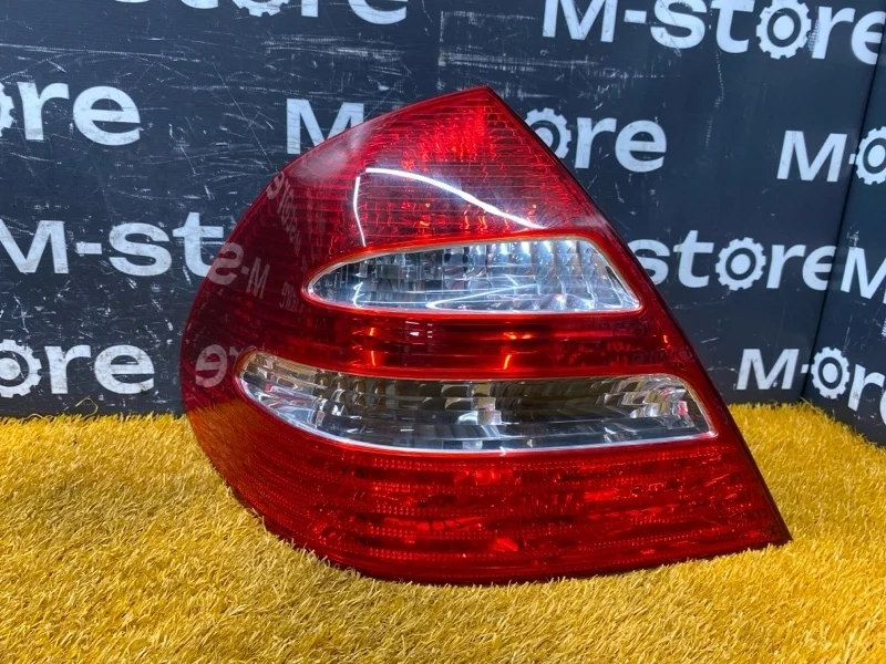 Фонарь задний Mercedes-Benz E-Class 2006 A2118200364 W211 272.943, левый