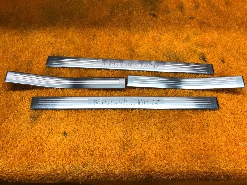 Накладка на порог салона Mercedes-Benz E-Class 2011 A2126860936 W212 642.850