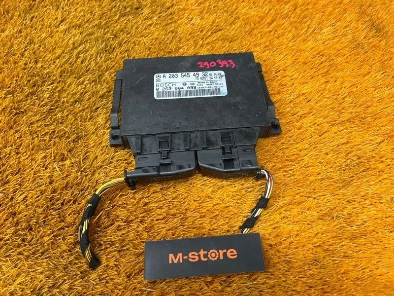 Блок управления парктроником Mercedes-Benz C-Class 2006 A2035454932 W203 271.940