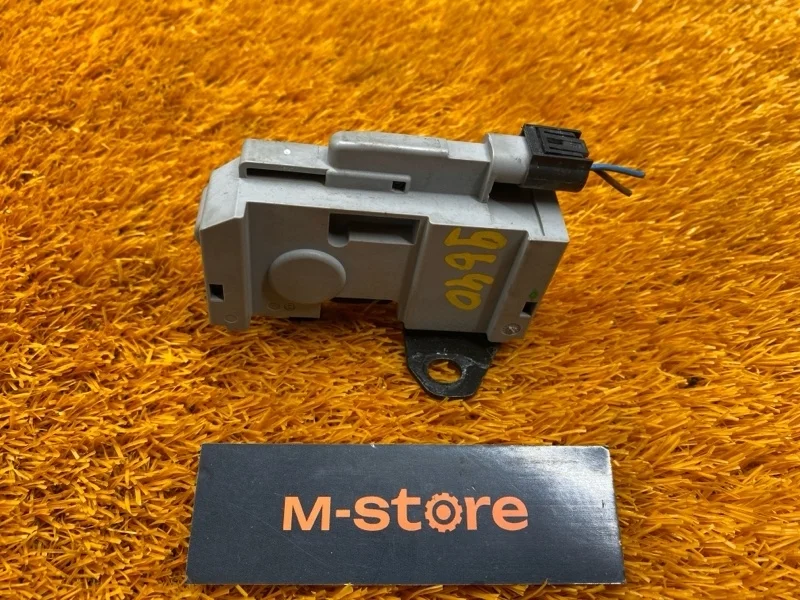 Замок капота Mercedes-Benz C-Class 2014 A2048800260 W205 274.920