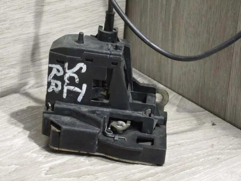 Замок боковой двери RENAULT SCENIC 1996-2003 7701469941 1, задний правый