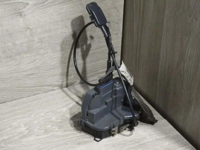 Замок боковой двери RENAULT SCENIC 2006-2009 8200119332 2, задний правый