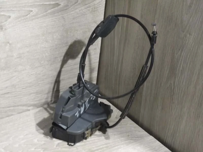 Замок боковой двери RENAULT SCENIC 2006-2009 8200119332 2, задний правый