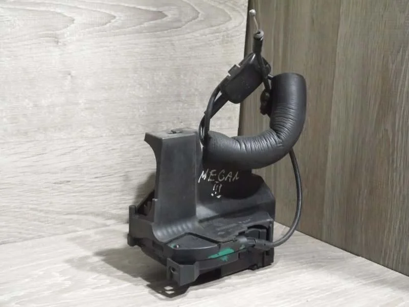 Замок боковой двери RENAULT MEGANE 2008-2014 805020022R 3, передний правый