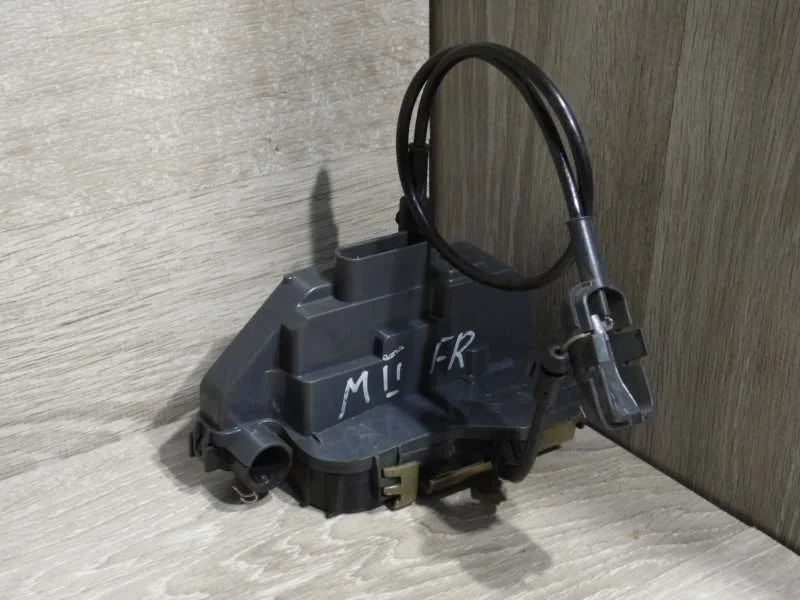 Замок боковой двери RENAULT MEGANE 2003-2010 8200027779 2, передний правый