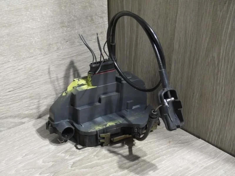 Замок боковой двери RENAULT SCENIC 2003-2010 8200119332 2, передний правый