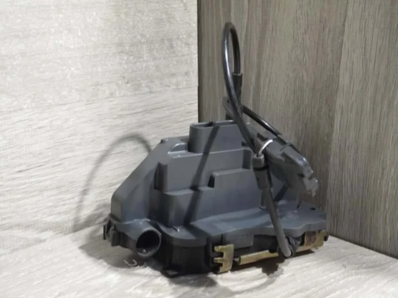 Замок боковой двери RENAULT MEGANE 2003-2010 8200027779 2, передний правый