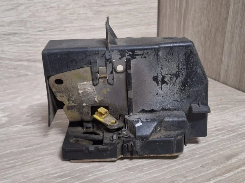 Замок боковой двери RENAULT SYMBOL 1999-2008 7701469941 1, задний правый