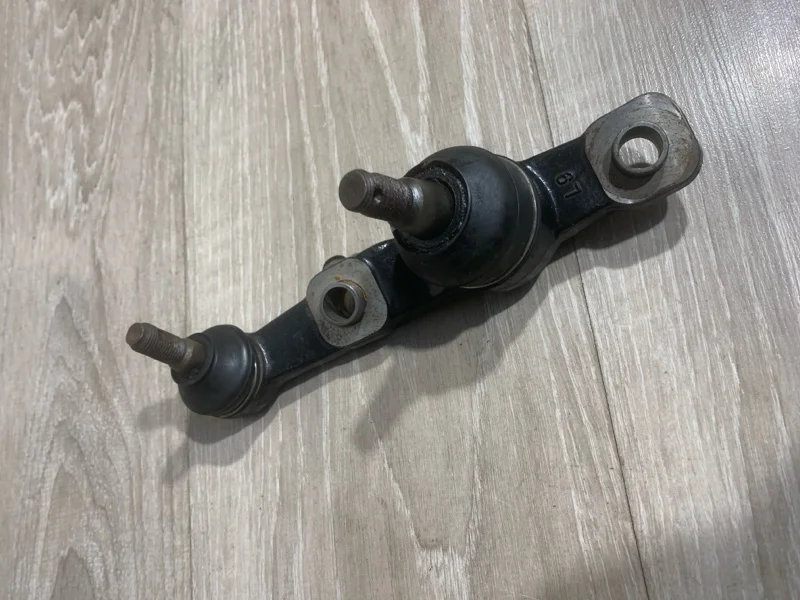 Шаровая опора LEXUS IS 2016 4334039505 ACE30 8AR-FTS, передняя левая