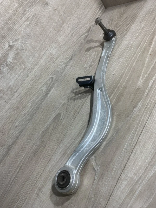 Рычаг подвески нижний LEXUS LS 2016 4870650020 USF45 1UR-FE, задний левый