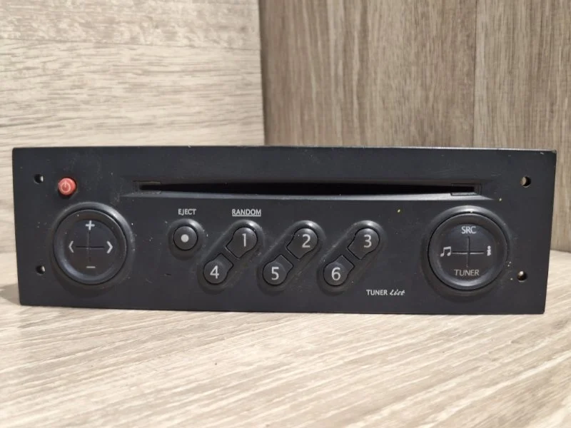 Магнитола RENAULT MEGANE 2002-2010 8200256141 2