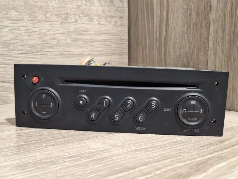 Магнитола RENAULT MEGANE 2002-2010 8200633637 2