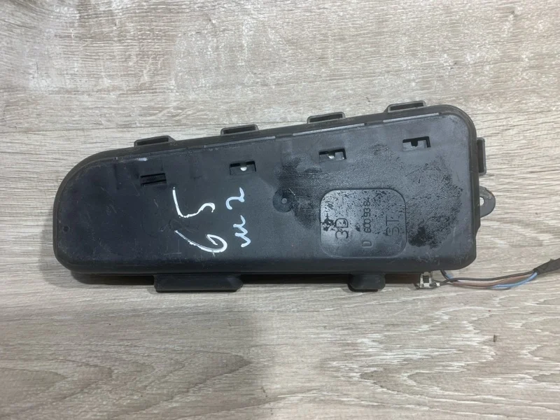 Подушка безопасности в сиденье RENAULT MEGANE 2002-2009 8200371819 2, передняя правая