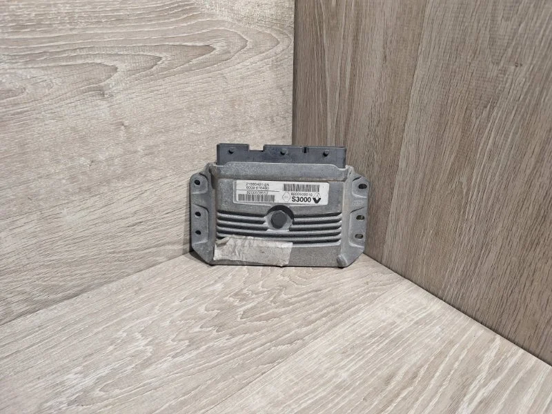 Блок управления двигателем RENAULT MEGANE 2003-2009 8200611648 2