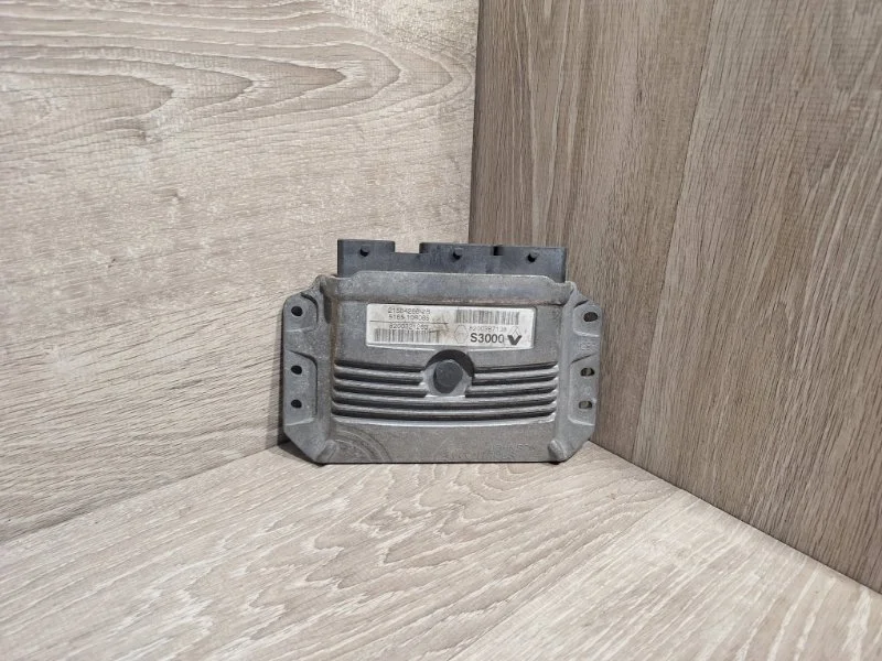 Блок управления двигателем RENAULT MEGANE 2002-2010 8200321263 2