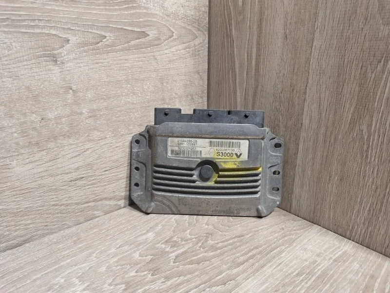 Блок управления двигателем RENAULT MEGANE 2002-2010 8200321263 2