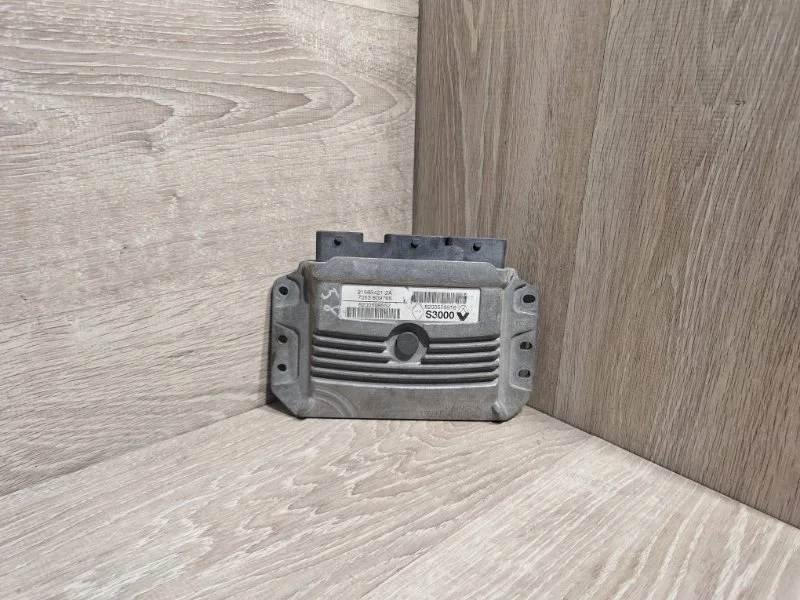 Блок управления двигателем RENAULT MEGANE 2002-2010 8200509552 2