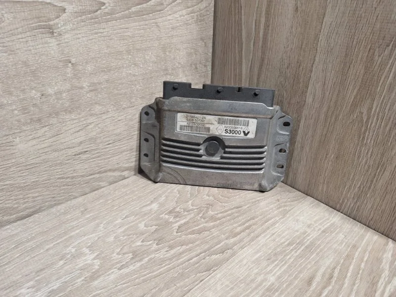 Блок управления двигателем RENAULT MEGANE 2002-2010 8200509552 2