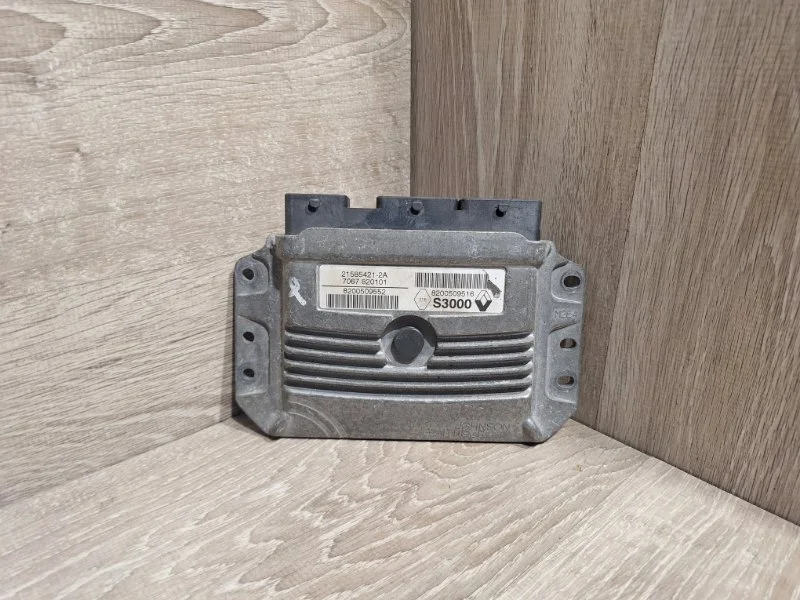 Блок управления двигателем RENAULT MEGANE 2002-2010 8200509552 2