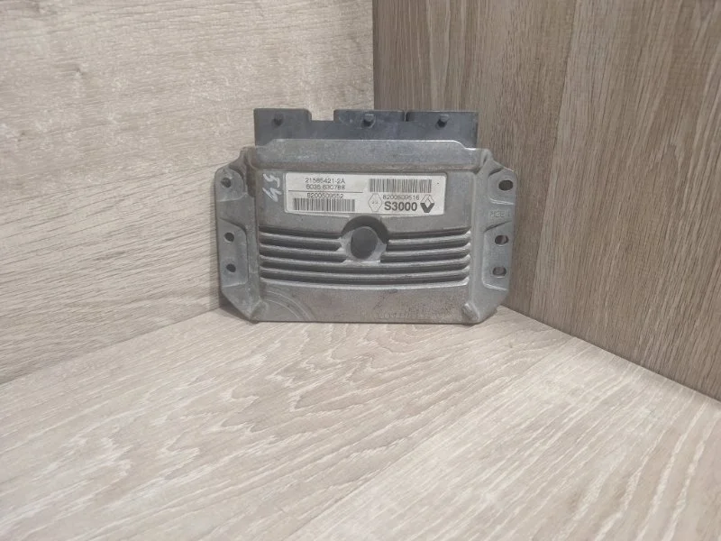 Блок управления двигателем RENAULT MEGANE 2002-2010 8200509552 2