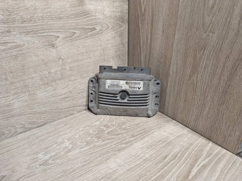 Блок управления двигателем RENAULT MEGANE 2002-2010 8200509552 2