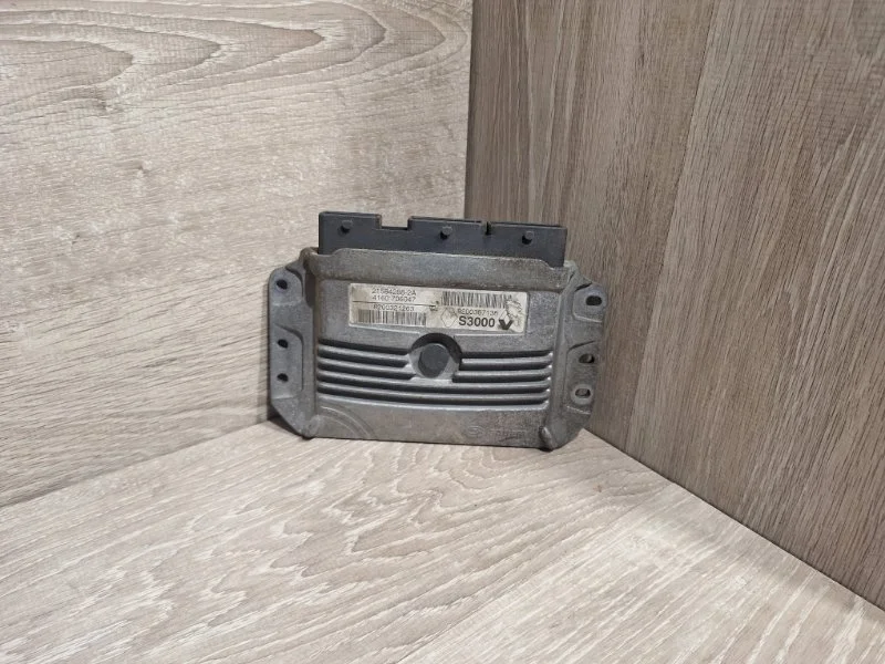 Блок управления двигателем RENAULT MEGANE 2002-2010 8200321263 2