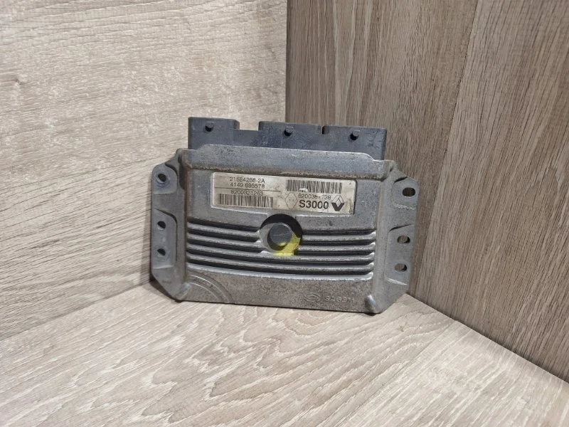 Блок управления двигателем RENAULT MEGANE 2002-2010 8200321263 2