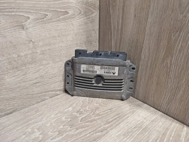 Блок управления двигателем RENAULT MEGANE 2002-2010 8200751638 2