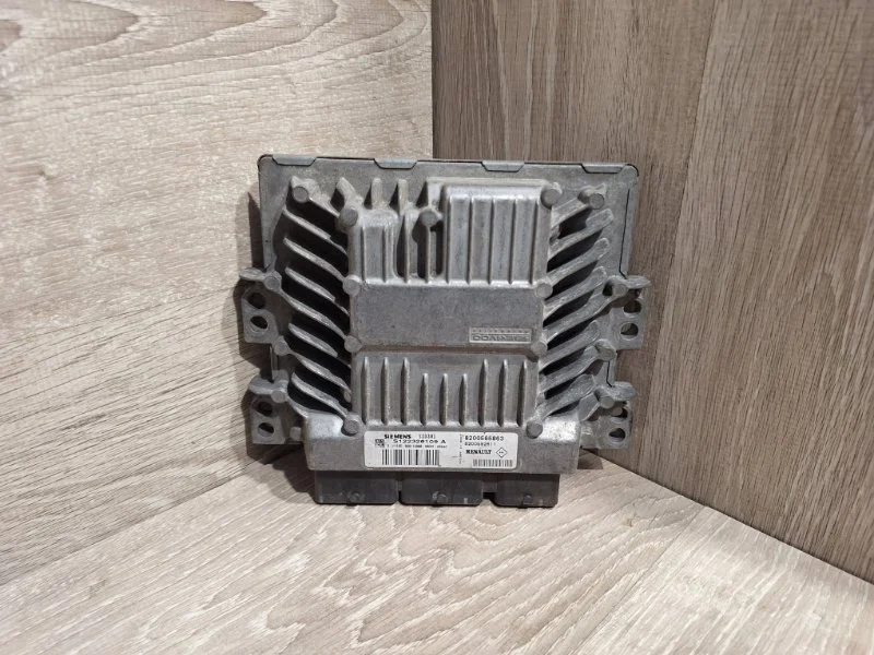Блок управления двигателем RENAULT MEGANE 2002-2010 8200565863 2