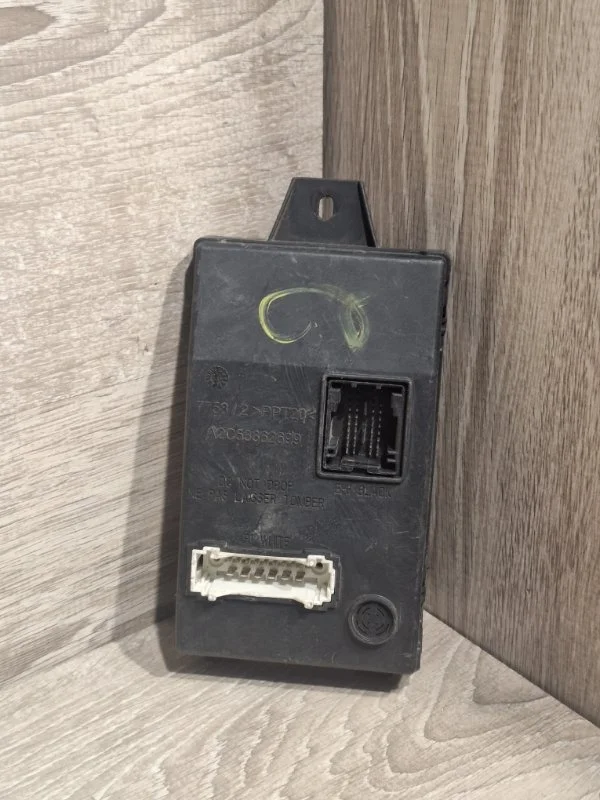 Блок комфорта RENAULT LOGAN 2004-2015 8201068829 1