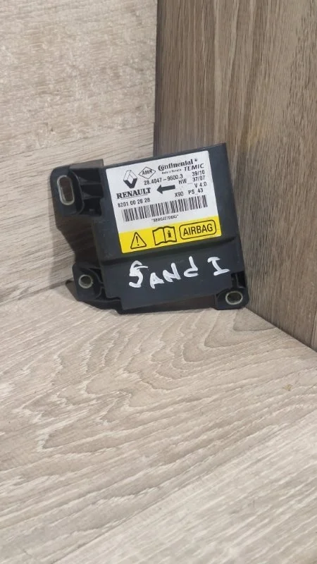 Блок управления SRS RENAULT SANDERO 2004-2014 8201002828 1