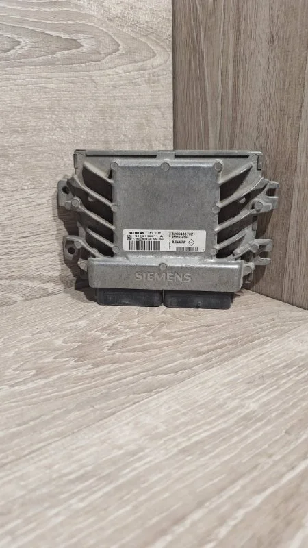 Блок управления двигателем RENAULT LOGAN 2004-2014 8200483732 1