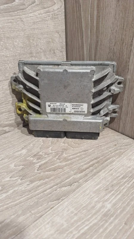 Блок управления двигателем RENAULT SANDERO 2004-2014 8200856659 1