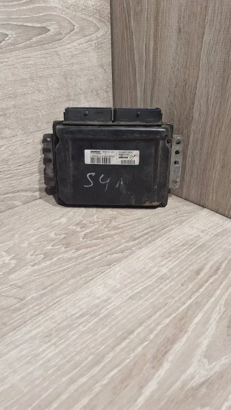 Блок управления двигателем RENAULT CLIO 1998-2005 8200059086 2 K7J