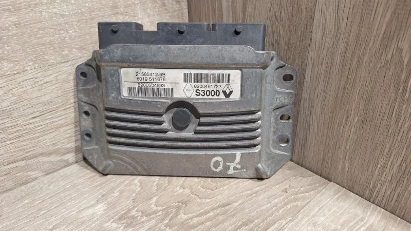 Блок управления двигателем RENAULT CLIO 2005-2014 8200461733 3