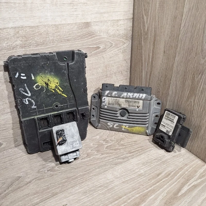 Комплект управления двигателем RENAULT MEGANE 8200387138 2 K4M