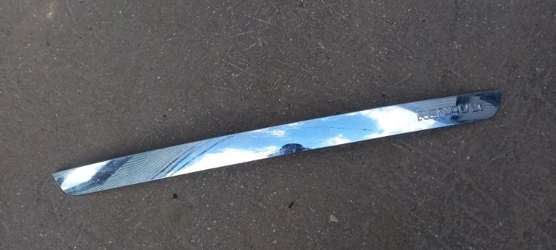 Накладка крышки багажника RENAULT SYMBOL 8200700557 2, задняя