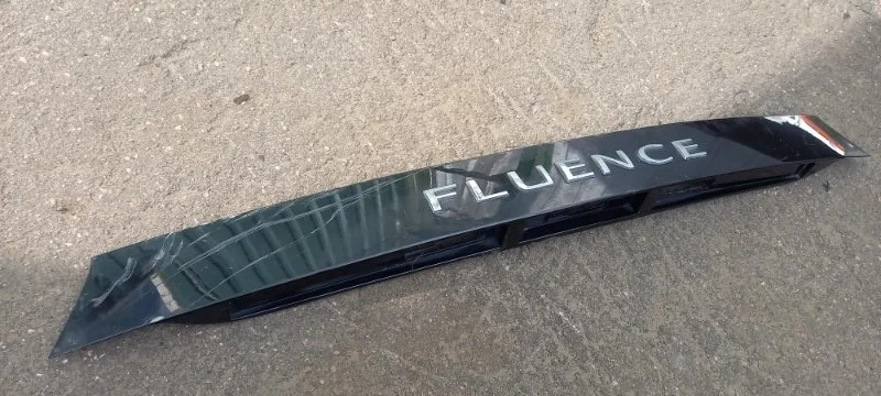 Накладка крышки багажника RENAULT FLUENCE 2010 848100022R