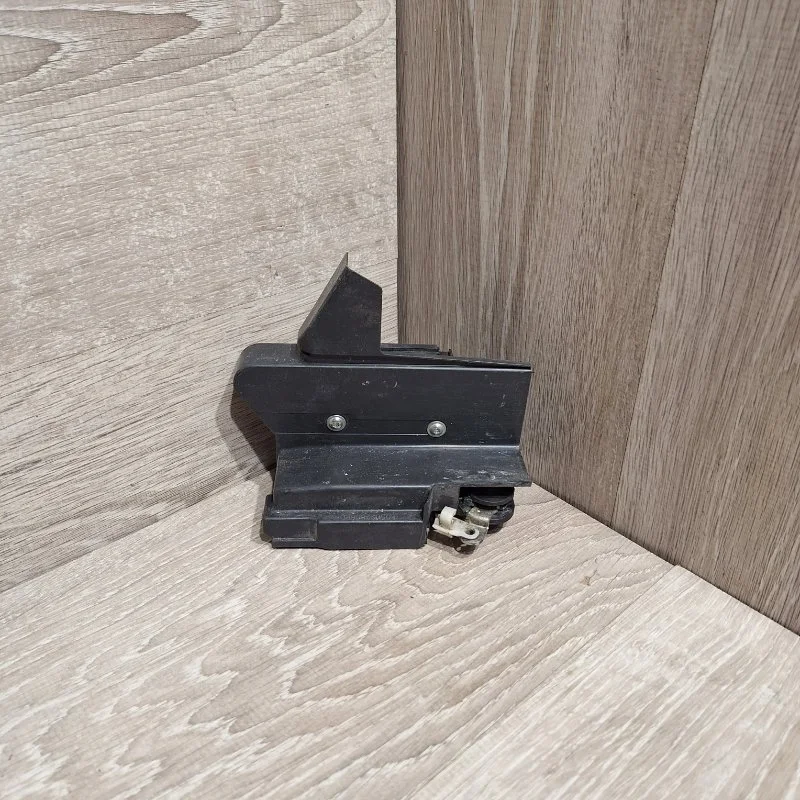 Замок боковой двери RENAULT LOGAN 2013-2019 805022808R 2, передний левый