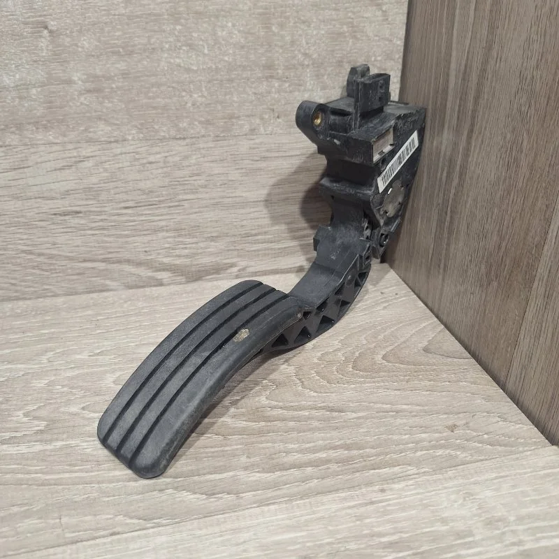 Педаль газа RENAULT FLUENCE 2009-2017 180100020R