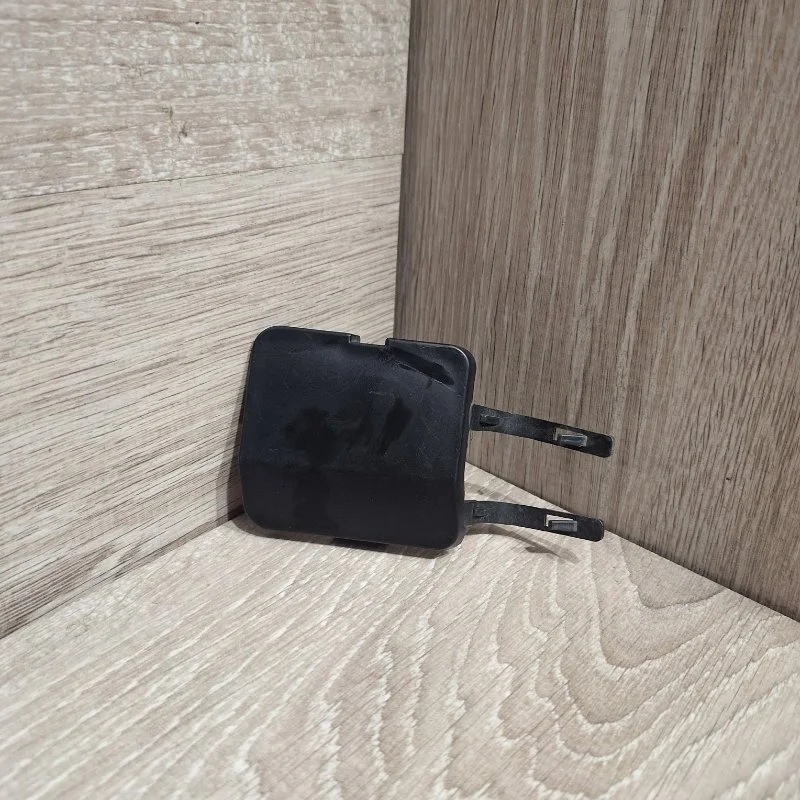 Заглушка буксировочного крюка RENAULT SANDERO 2009-2014 8200763631 1, передняя