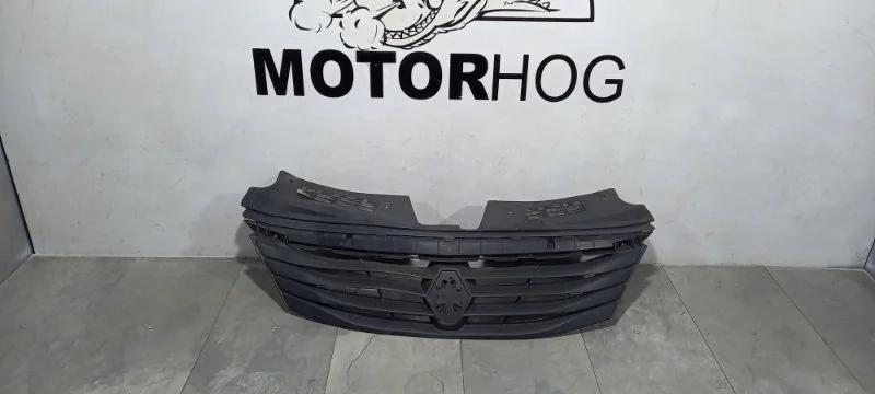 Решетка радиатора RENAULT LOGAN 2011-2014 8200752748 1