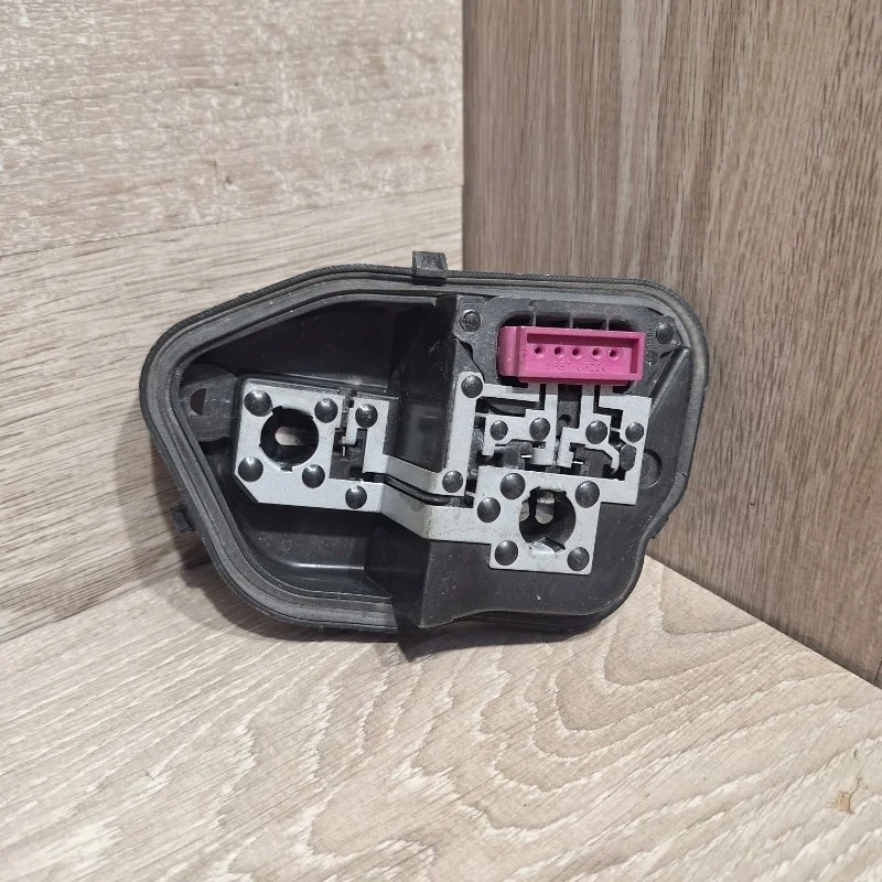 Плата заднего фонаря RENAULT MEGANE 2008-2016 265550007R 3, левая