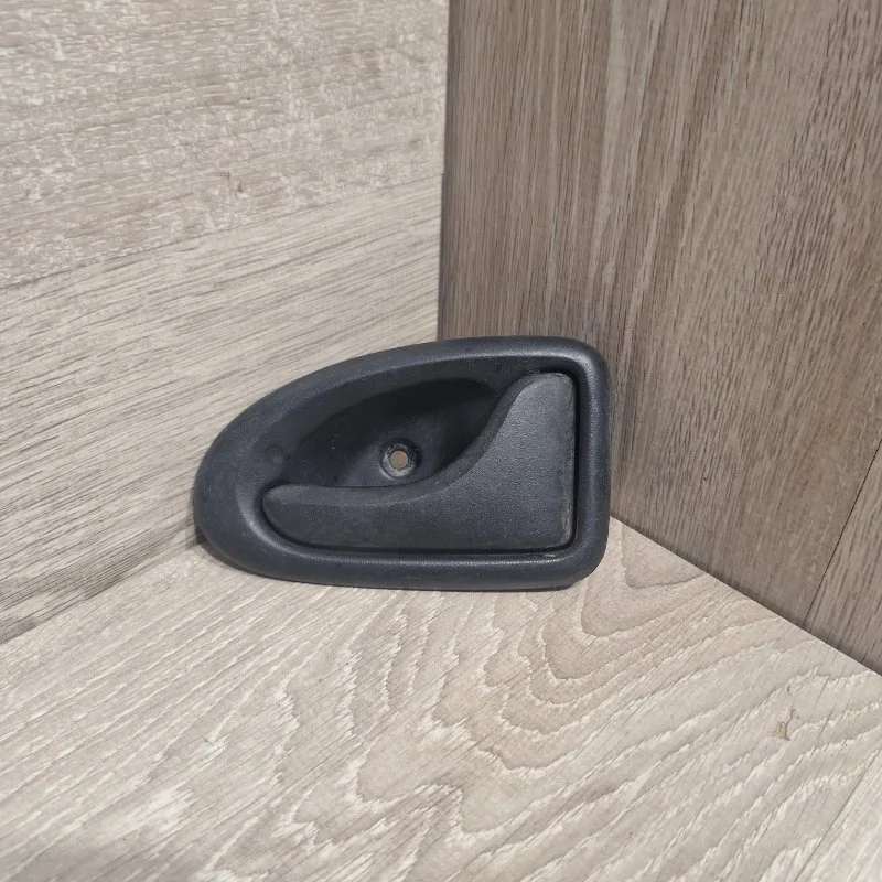 Ручка двери внутренняя RENAULT LOGAN 2004-2014 7700830079 1, правая