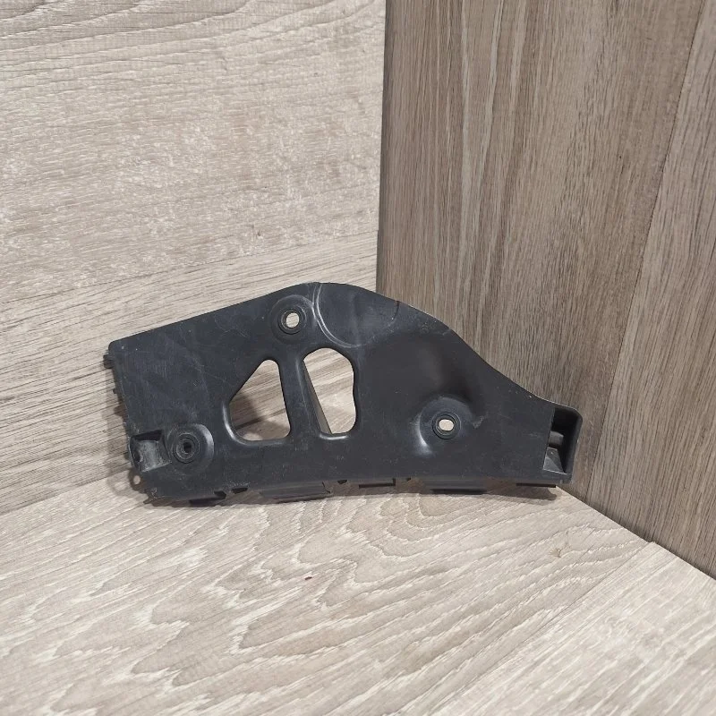 Кронштейн бампера RENAULT SANDERO 2009-2017 8200735450 1, задний правый