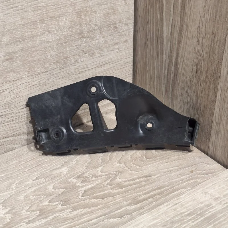 Кронштейн бампера RENAULT SANDERO 2009-2017 8200735450 1, задний правый